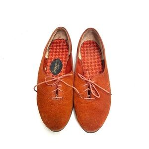 Vintage 1970s cinnamon brown suede lace up Oxford shoes